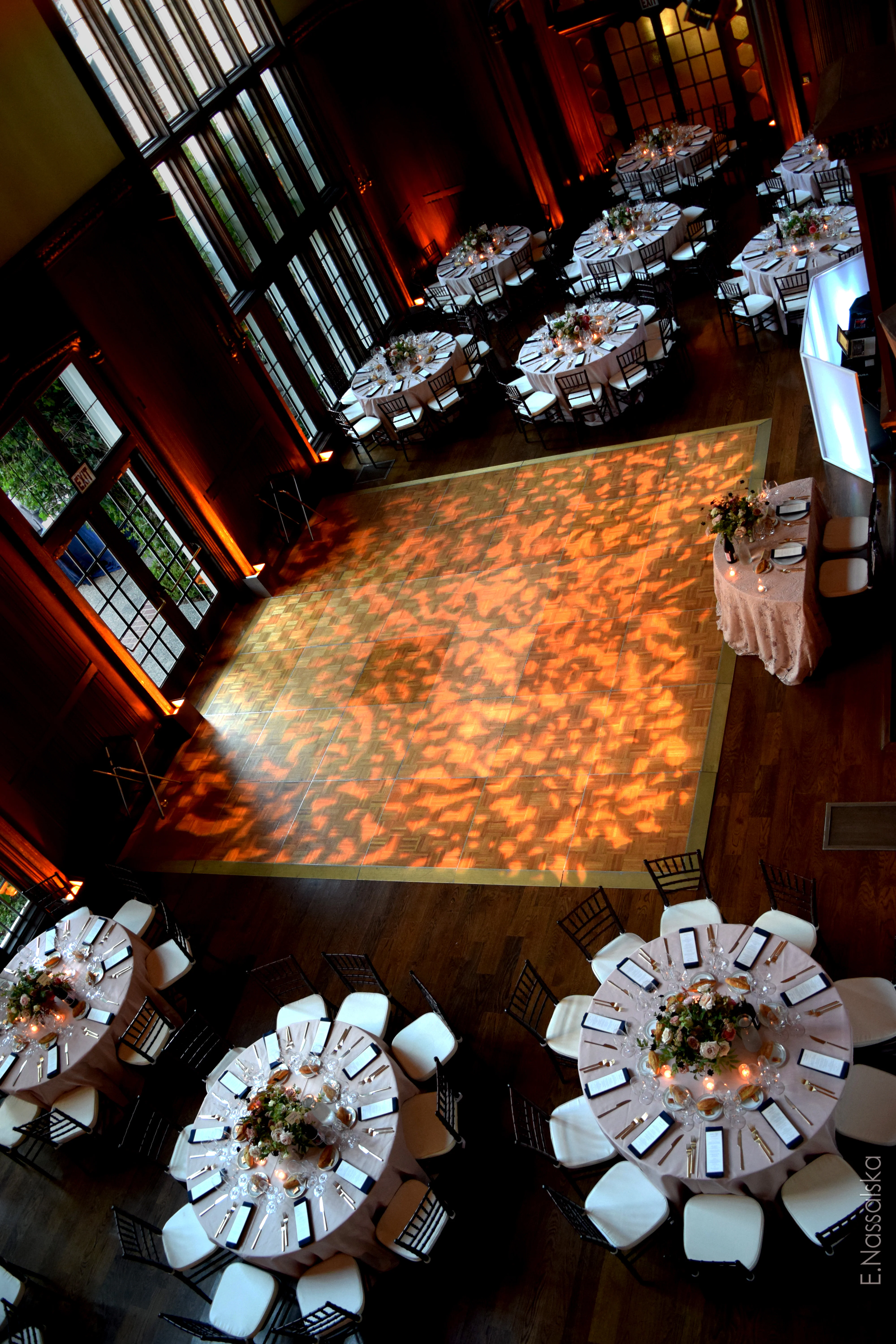 Dance floor pattern wash lighting