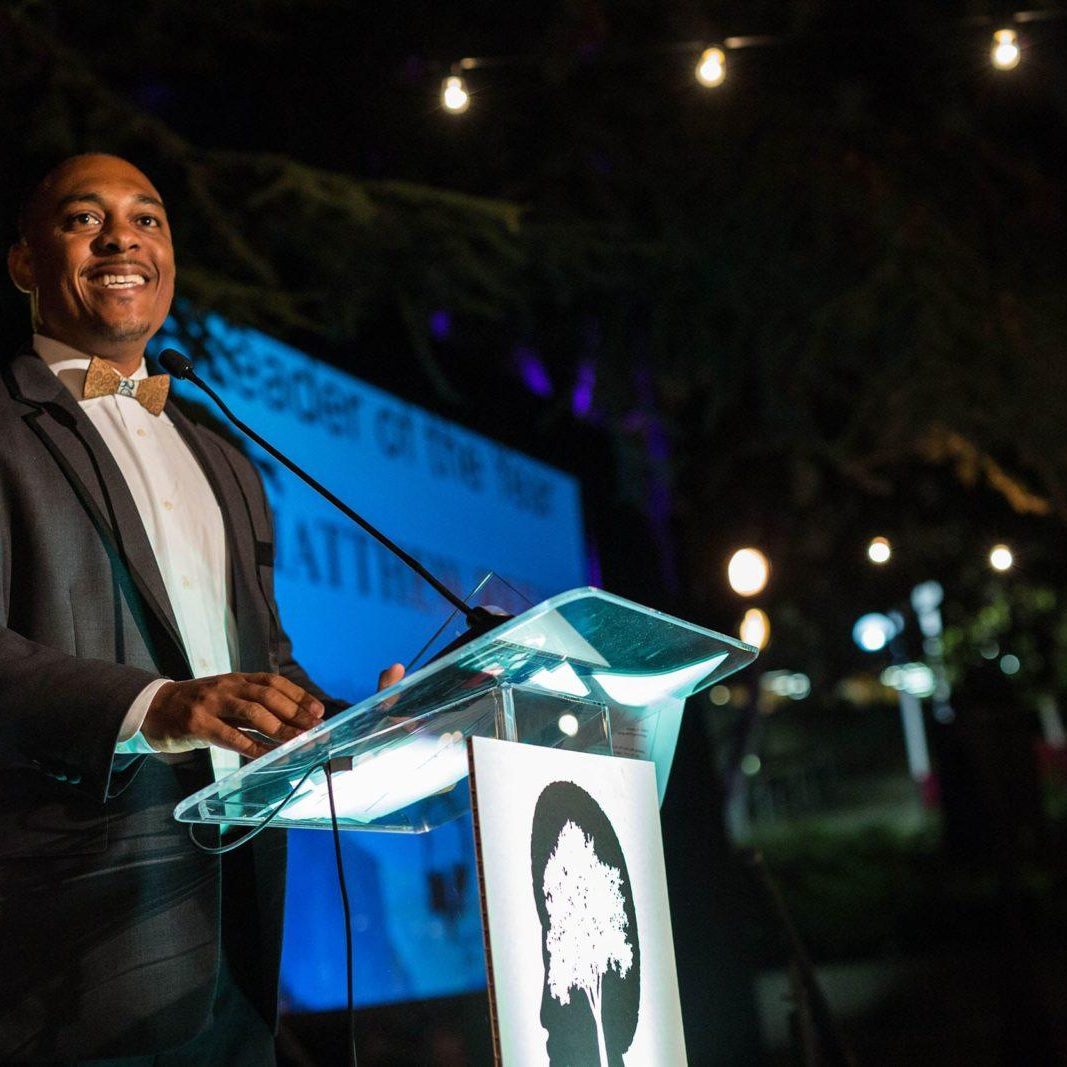 Speaker podium lighting for non-profit event